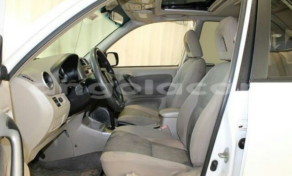 Acheter Neuf Voiture Toyota RAV4 Blanc à Luanda, Province de Luanda Acheter Neuf Voiture Toyota RAV4 Blanc à Luanda, Province de Luanda