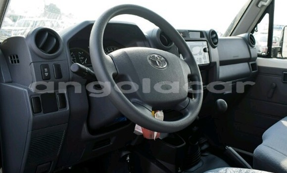 Buy New Toyota Land Cruiser White Car in Luanda in Luanda Province Buy New Toyota Land Cruiser White Car in Luanda in Luanda Province