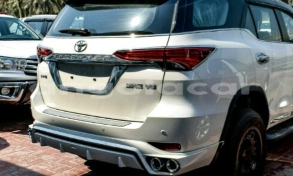 Buy New Toyota Fortuner White Car in Luanda in Luanda Province Buy New Toyota Fortuner White Car in Luanda in Luanda Province