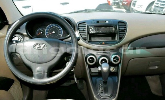 Buy New Hyundai i10 White Car in Luanda in Luanda Province Buy New Hyundai i10 White Car in Luanda in Luanda Province