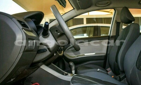 Acheter Neuf Voiture Kia Picanto Blanc à Luanda, Province de Luanda Acheter Neuf Voiture Kia Picanto Blanc à Luanda, Province de Luanda