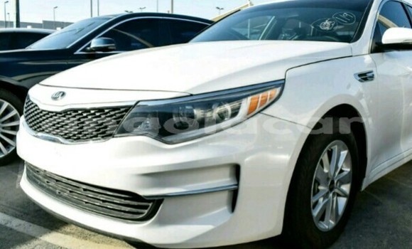 Comprar Novo Kia Optima Branco Carro em Luanda em Luanda Province Comprar Novo Kia Optima Branco Carro em Luanda em Luanda Province