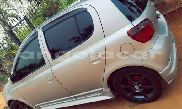 Acheter Occasion Voiture Toyota Vitz Gris à Luanda, Province de Luanda