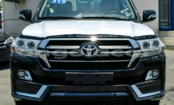 Acheter Neuf Voiture Toyota Land Cruiser Noir à Luanda, Province de Luanda Acheter Neuf Voiture Toyota Land Cruiser Noir à Luanda, Province de Luanda