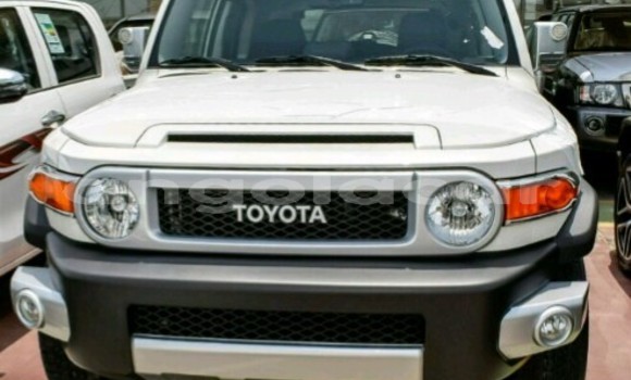 Comprar Novo Toyota FJ Cruiser Branco Carro em Luanda em Luanda Province Comprar Novo Toyota FJ Cruiser Branco Carro em Luanda em Luanda Province
