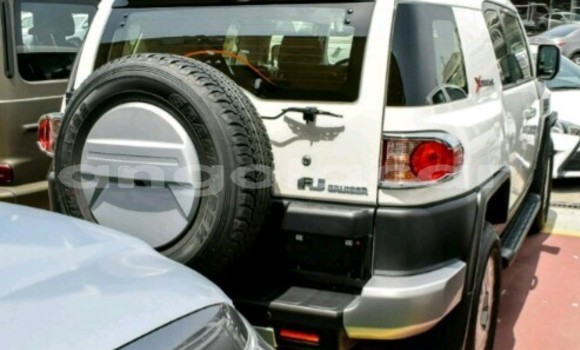 Comprar Novo Toyota FJ Cruiser Branco Carro em Luanda em Luanda Province Comprar Novo Toyota FJ Cruiser Branco Carro em Luanda em Luanda Province