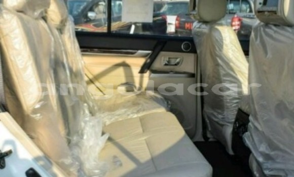 Buy New Mitsubishi Pajero White Car in Luanda in Luanda Province Buy New Mitsubishi Pajero White Car in Luanda in Luanda Province