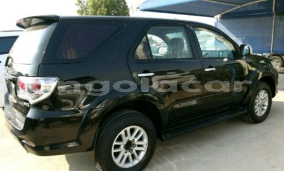 Acheter Neuf Voiture Toyota Fortuner Noir à Luanda, Province de Luanda Acheter Neuf Voiture Toyota Fortuner Noir à Luanda, Province de Luanda