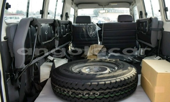 Acheter Neuf Voiture Toyota Land Cruiser Blanc à Luanda, Province de Luanda Acheter Neuf Voiture Toyota Land Cruiser Blanc à Luanda, Province de Luanda