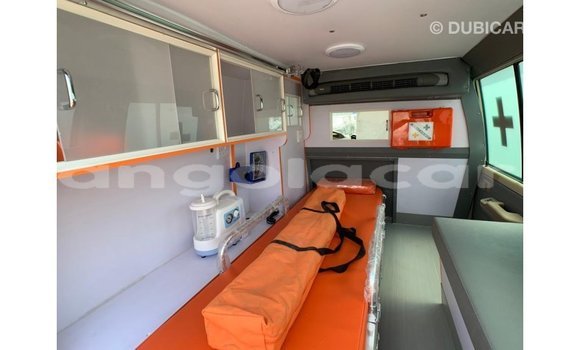 Buy Import Toyota Land Cruiser Beige Car in Import - Dubai in Bengo Province Buy Import Toyota Land Cruiser Beige Car in Import - Dubai in Bengo Province