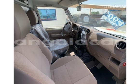 Buy Import Toyota Land Cruiser Beige Car in Import - Dubai in Bengo Province Buy Import Toyota Land Cruiser Beige Car in Import - Dubai in Bengo Province