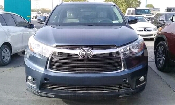Buy New Toyota Highlander Blue Car in Luanda in Luanda Province Buy New Toyota Highlander Blue Car in Luanda in Luanda Province
