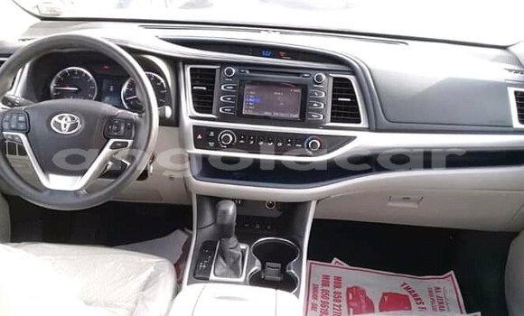 Buy New Toyota Highlander Blue Car in Luanda in Luanda Province Buy New Toyota Highlander Blue Car in Luanda in Luanda Province