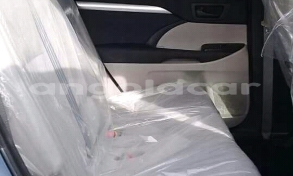 Buy New Toyota Highlander Blue Car in Luanda in Luanda Province Buy New Toyota Highlander Blue Car in Luanda in Luanda Province