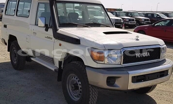 Acheter Neuf Voiture Toyota Land Cruiser Blanc à Luanda, Province de Luanda Acheter Neuf Voiture Toyota Land Cruiser Blanc à Luanda, Province de Luanda