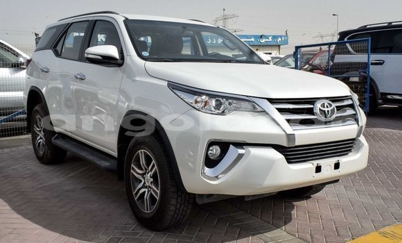 Comprar Importar Toyota Fortuner Branco Carro em Import - Dubai em Bengo Province Comprar Importar Toyota Fortuner Branco Carro em Import - Dubai em Bengo Province