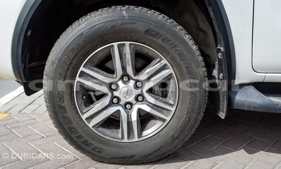 Comprar Importar Toyota Fortuner Branco Carro em Import - Dubai em Bengo Province Comprar Importar Toyota Fortuner Branco Carro em Import - Dubai em Bengo Province
