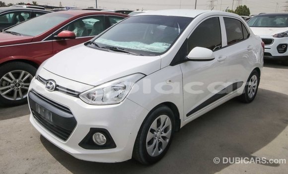 Comprar Importar Hyundai i10 Branco Carro em Import - Dubai em Bengo Province Comprar Importar Hyundai i10 Branco Carro em Import - Dubai em Bengo Province