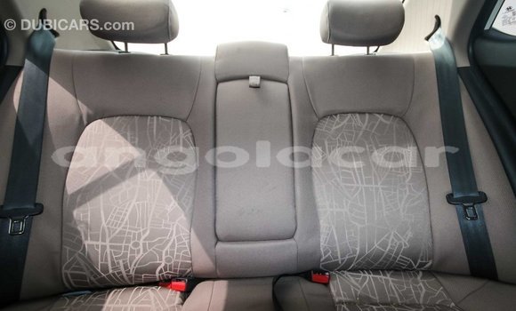 Comprar Importar Hyundai i10 Branco Carro em Import - Dubai em Bengo Province Comprar Importar Hyundai i10 Branco Carro em Import - Dubai em Bengo Province
