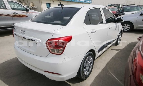 Comprar Importar Hyundai i10 Branco Carro em Import - Dubai em Bengo Province Comprar Importar Hyundai i10 Branco Carro em Import - Dubai em Bengo Province
