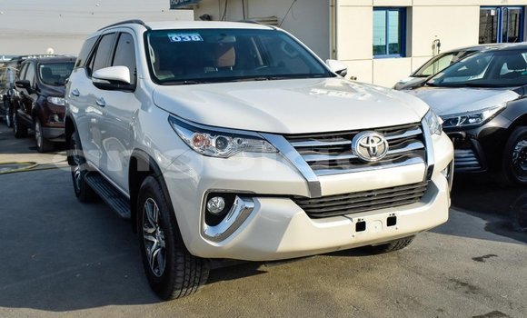 Comprar Importar Toyota Fortuner Branco Carro em Import - Dubai em Bengo Province Comprar Importar Toyota Fortuner Branco Carro em Import - Dubai em Bengo Province