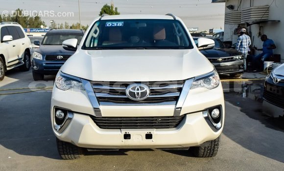 Comprar Importar Toyota Fortuner Branco Carro em Import - Dubai em Bengo Province Comprar Importar Toyota Fortuner Branco Carro em Import - Dubai em Bengo Province