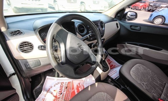 Comprar Importar Hyundai i10 Branco Carro em Import - Dubai em Bengo Province Comprar Importar Hyundai i10 Branco Carro em Import - Dubai em Bengo Province