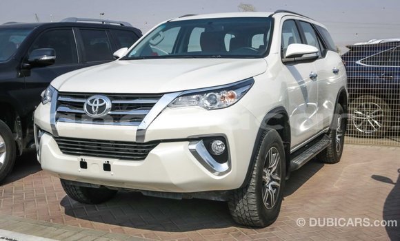 Comprar Importar Toyota Fortuner Branco Carro em Import - Dubai em Bengo Province Comprar Importar Toyota Fortuner Branco Carro em Import - Dubai em Bengo Province