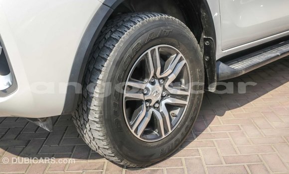 Comprar Importar Toyota Fortuner Branco Carro em Import - Dubai em Bengo Province Comprar Importar Toyota Fortuner Branco Carro em Import - Dubai em Bengo Province