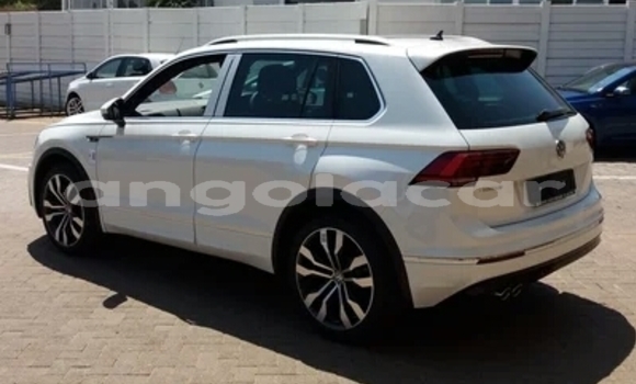 Acheter Occasion Voiture Volkswagen Tiguan Blanc à Catchiungo, Huambo