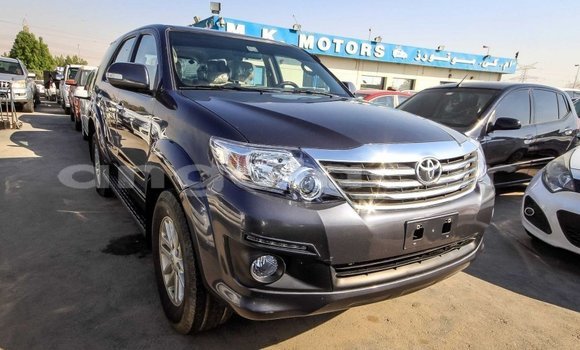 Comprar Importar Toyota Fortuner Outro Carro em Import - Dubai em Bengo Province Comprar Importar Toyota Fortuner Outro Carro em Import - Dubai em Bengo Province