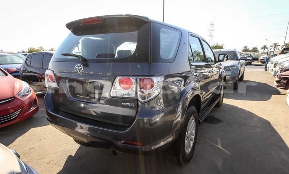 Comprar Importar Toyota Fortuner Outro Carro em Import - Dubai em Bengo Province Comprar Importar Toyota Fortuner Outro Carro em Import - Dubai em Bengo Province