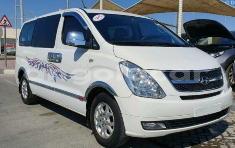 Big with watermark hyundai h1 luanda province luanda 4733