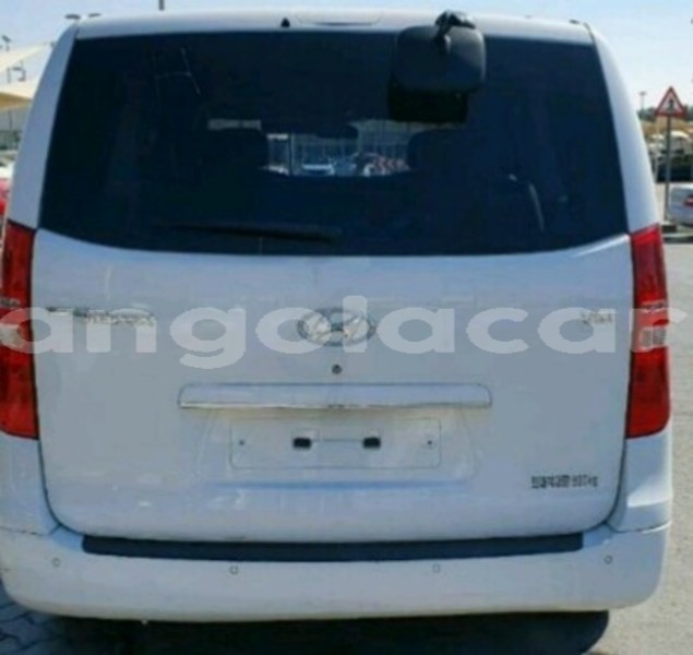 Big with watermark hyundai h1 luanda province luanda 4733