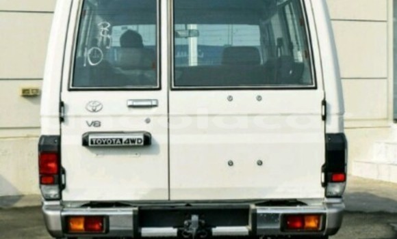 Buy New Toyota Land Cruiser White Car in Luanda in Luanda Province Buy New Toyota Land Cruiser White Car in Luanda in Luanda Province