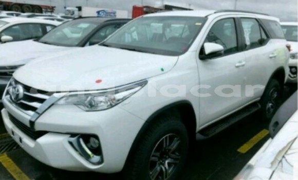 Comprar Novo Toyota Fortuner Branco Carro em Luanda em Luanda Province Comprar Novo Toyota Fortuner Branco Carro em Luanda em Luanda Province