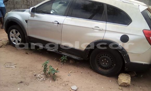 Comprar Usado Chevrolet Captiva Prata Carro em Luanda em Luanda Province