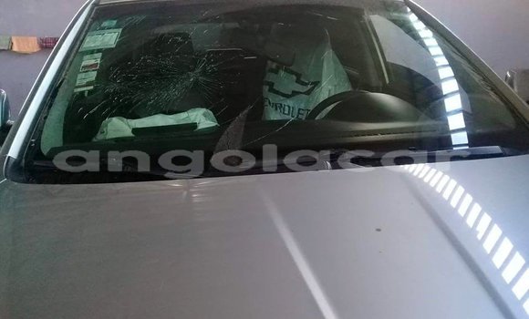 Comprar Usado SsangYong Rexton Prata Carro em Luanda em Luanda Province