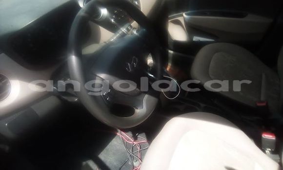 Comprar Usado Hyundai i10 Vermelho Carro em Luanda em Luanda Province Comprar Usado Hyundai i10 Vermelho Carro em Luanda em Luanda Province