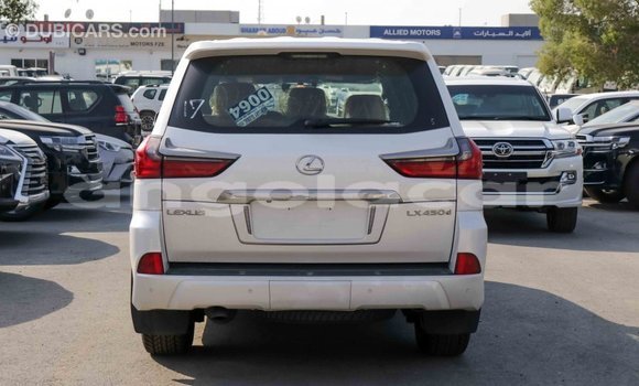 Comprar Importar Lexus LX Branco Carro em Import - Dubai em Bengo Province Comprar Importar Lexus LX Branco Carro em Import - Dubai em Bengo Province