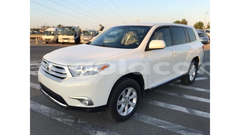 Big with watermark toyota highlander bengo province import dubai 4820