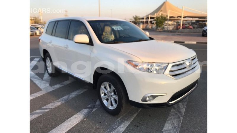 Big with watermark toyota highlander bengo province import dubai 4820