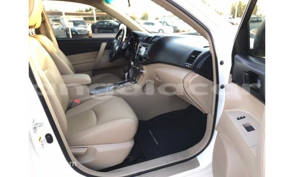 Comprar Importar Toyota Highlander Branco Carro em Import - Dubai em Bengo Province Comprar Importar Toyota Highlander Branco Carro em Import - Dubai em Bengo Province