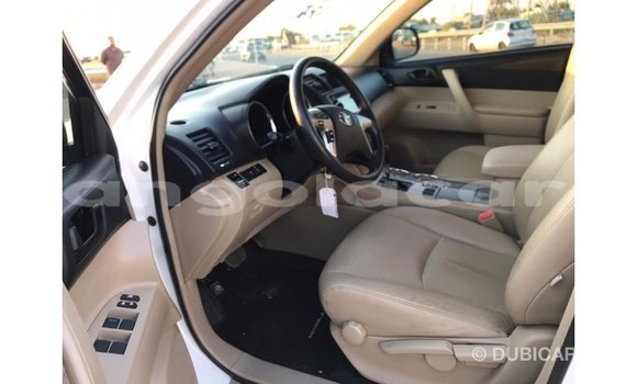 Comprar Importar Toyota Highlander Branco Carro em Import - Dubai em Bengo Province Comprar Importar Toyota Highlander Branco Carro em Import - Dubai em Bengo Province