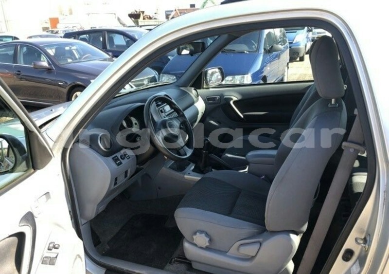 Big with watermark toyota rav4 luanda province luanda 4860