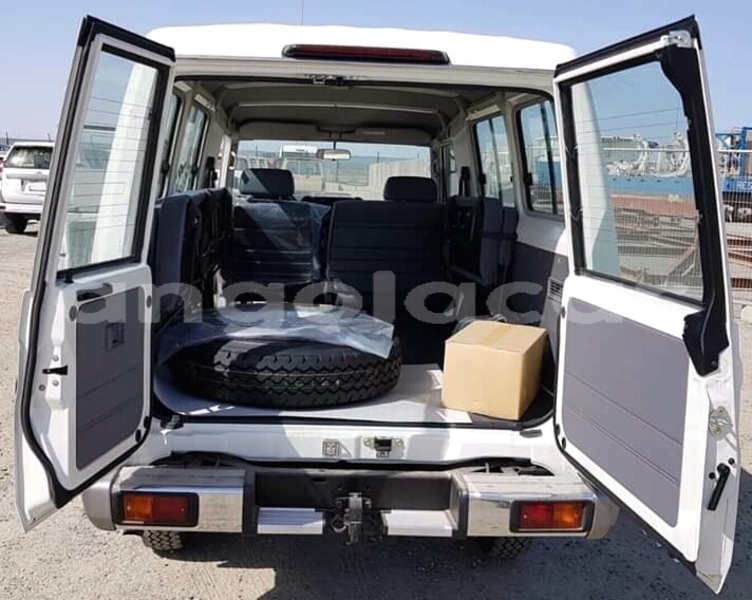 Big with watermark toyota land cruiser luanda province luanda 4872