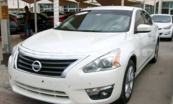 Buy New Nissan Altima White Car in Luanda in Luanda Province Buy New Nissan Altima White Car in Luanda in Luanda Province
