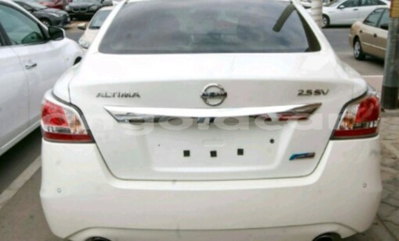 Buy New Nissan Altima White Car in Luanda in Luanda Province Buy New Nissan Altima White Car in Luanda in Luanda Province