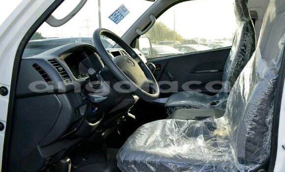 Comprar Novo Toyota Hiace Branco Carro em Luanda em Luanda Province Comprar Novo Toyota Hiace Branco Carro em Luanda em Luanda Province