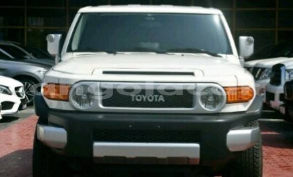 Comprar Novo Toyota FJ Cruiser Branco Carro em Luanda em Luanda Province Comprar Novo Toyota FJ Cruiser Branco Carro em Luanda em Luanda Province